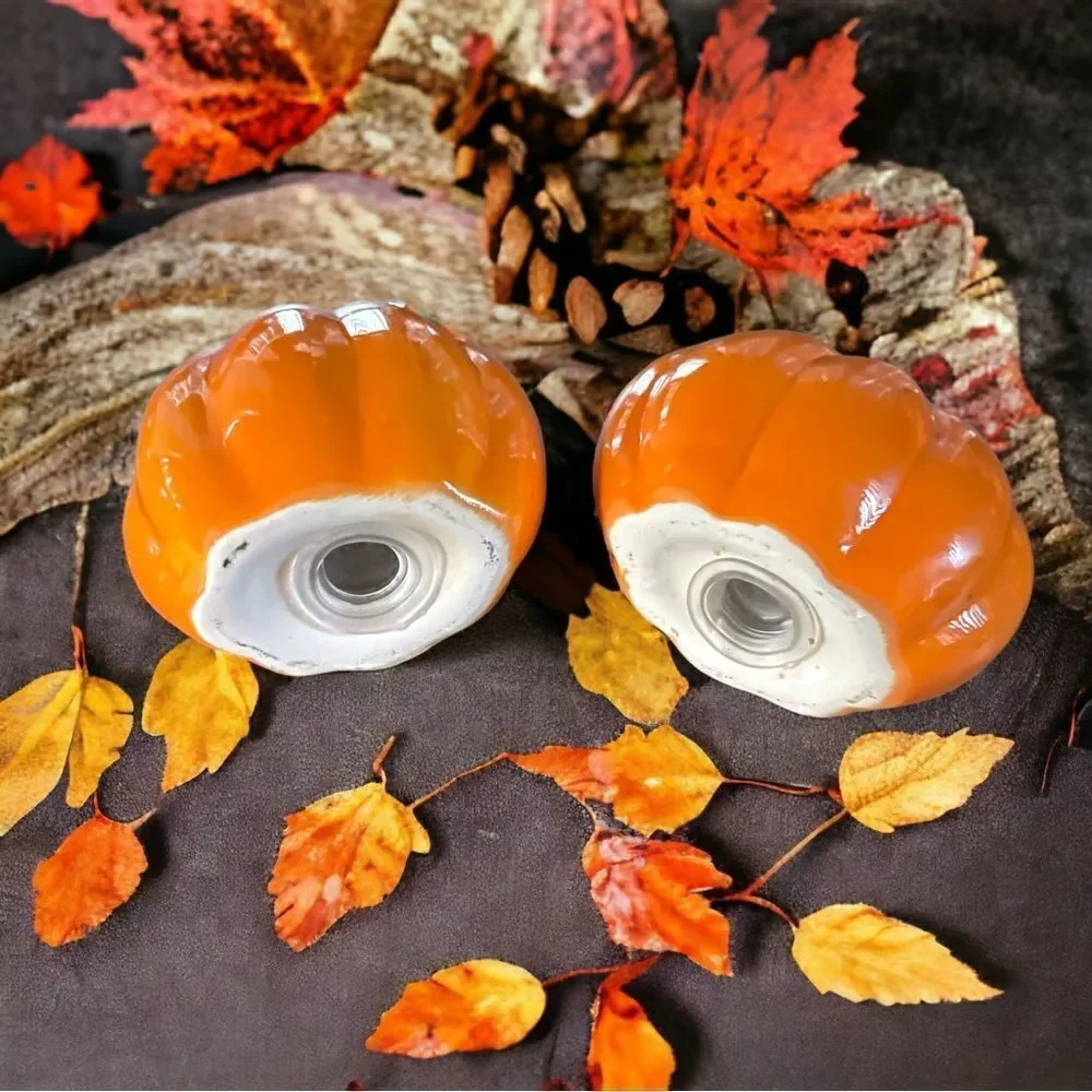 Set of 2 Pumpkin l Salt & Pepper Shakers l Fall l Home, Kitchen Accessories EUC
